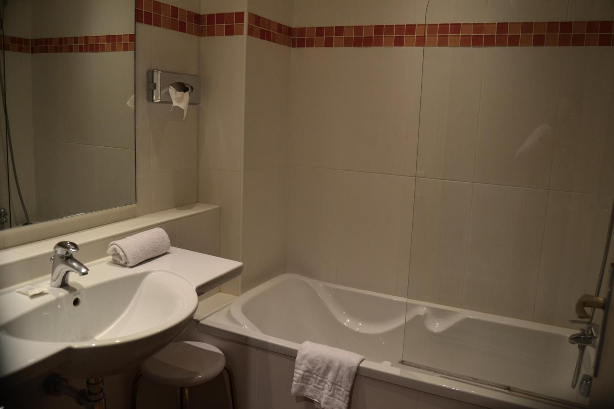 Kyriad Hotel Tours Centre Kültér fotó